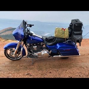 Meet your Posher, Dustin